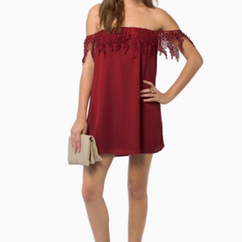 Tobi Lace Off the Shoulder Dress - Picture 2 of 5